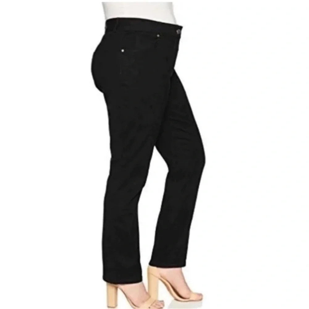 NWT Lee Relaxed Fit Straight Leg Jeans Mid Rise size 18 or 28W New